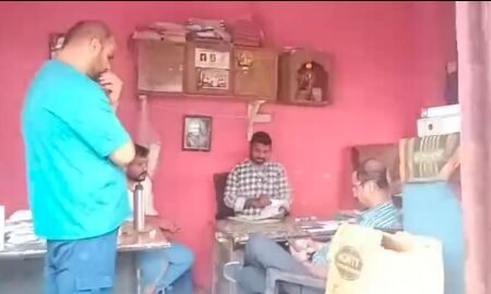 सीधी में बत्रा ट्रांसपोर्ट पर GST का छापा, तीन ट्रकों से उतर रहा था माल, तभी पहुंची टीम 20251011 185108 News E 7 Live