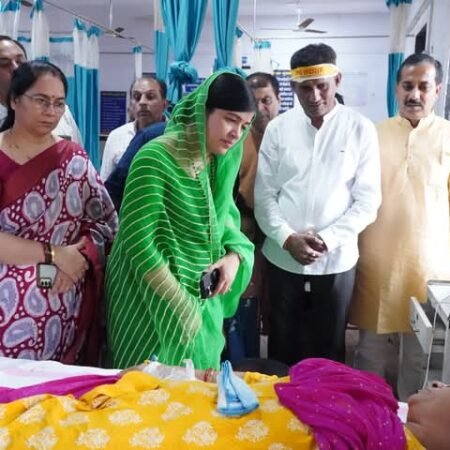 Sidhi news:संत गोविंददास के जन्मोत्सव पर अस्पताल में फल वितरित FB IMG 1761552965214 News E 7 Live