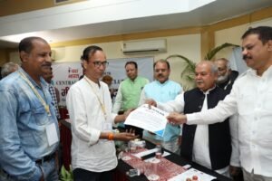 सेंट्रल इंडिया प्रेस क्लब का दिवाली मिलन समारोह सम्पन्न, पत्रकार सुरक्षा कानून पर हुई चर्चा 2 IMG 20251028 WA0010 News E 7 Live