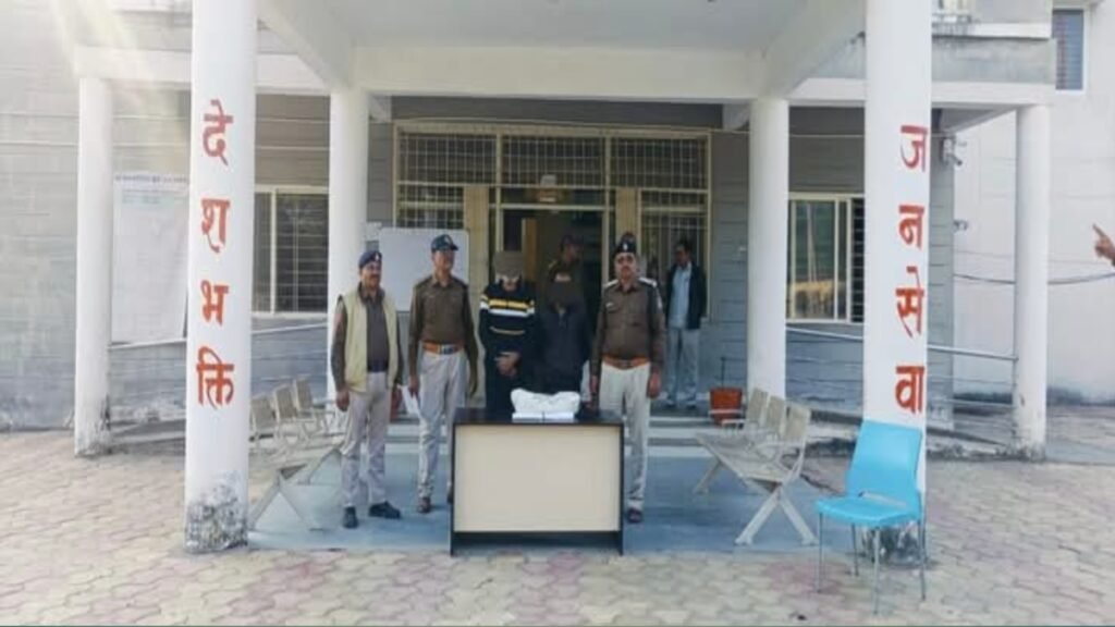 Sidhi news:बहरी पुलिस की बड़ी कार्रवाई: 25 सीलबंद ओनरेक्स कफ सिरप जब्त, दो तस्कर गिरफ्तार 4 20251124 152509 News E 7 Live