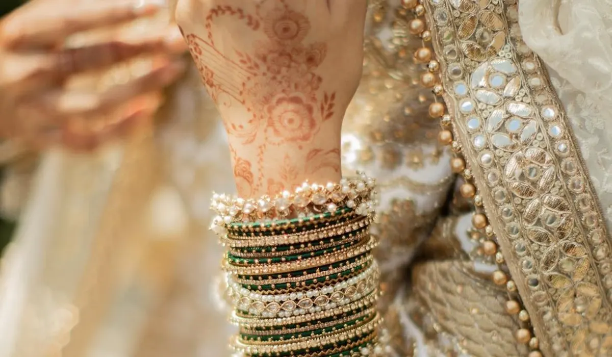 Bangal set : दुल्हन के हाथों की रौनक बढ़ाने आए नए Bangle Sets , बाजार में बढ़ी खरीदारी 3 Bangle Sets newse7live News E 7 Live