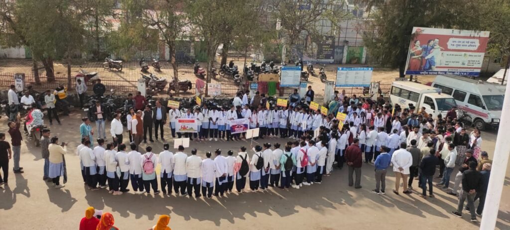 Sidhi news:विश्व एड्स दिवस 2025 पर जिले में जागरूकता रैली और कार्यक्रम आयोजित 6 IMG 20251202 WA0005 News E 7 Live