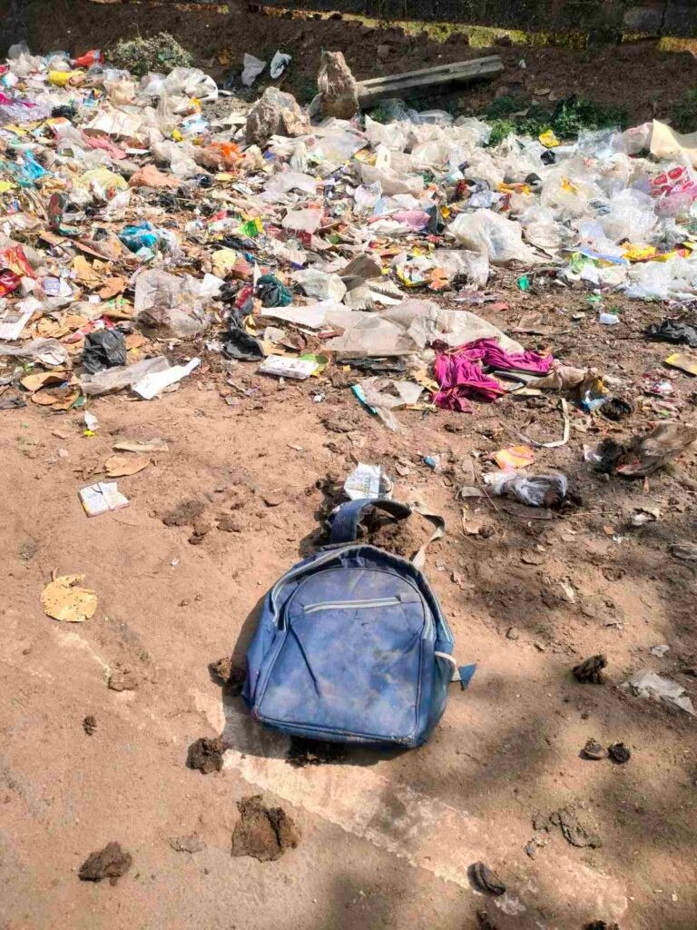 Sidhi news:“कबाड़ में स्कूल बैग तलाशती दिखी सीएम राइज की दिव्यांग छात्रा, SDM ने लिया संज्ञान, जांच के आदेश” 1 IMG 20260131 133504 News E 7 Live
