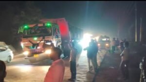 NH-39 पर हाथियों की दस्तक, ग्राम बढ़ौरा में डेढ़ घंटे थमा ट्रैफिक, 300 वाहन जाम में फंसे