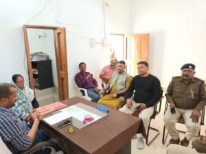 पुजारी हत्याकांड के बाद कुसमी में प्रशासन अलर्ट, शांति समिति की बैठक, आरोपी गिरफ्त में; गश्त बढ़ाने के निर्देश