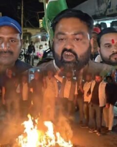 विधानसभा में बयान पर सियासत गरम, सिहावल में पुतला दहन