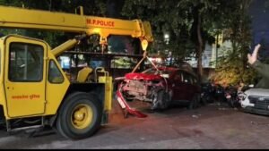 तेज रफ्तार एमजी हेक्टर कार ने मचाया जबरदस्त कोहराम