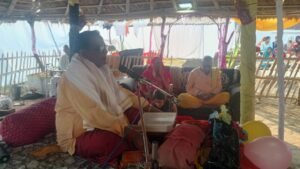 अधर्म का नाश व धर्म की स्थापना हेतु होता है ईश्वर का अवतार–व्यासपीठ