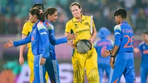 AUSW vs INDW: पहले वनडे में ऑस्ट्रेलिया ने भारत को 6 विकेट से हराया, सीरीज में 1-0 की बनाई बढ़त