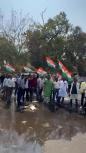 विधानसभा की तल्ख टिप्पणी पर बवाल, जिले-जिले में कांग्रेस का उग्र विरोध