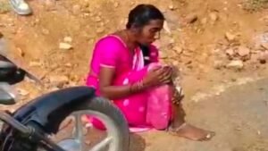 भवरसेन पहाड़ के मोड़ पर बड़ा हादसा टला,तेज रफ्तार बस ने बाइक को मारी टक्कर