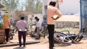 सेमरिया में स्कूल के बाहर गुंडागर्दी का LIVE VIDEO वायरल, बाइक सवार बदमाशों ने छात्रों को दौड़ा-दौड़ा पीटा