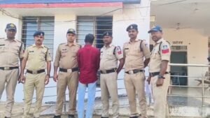 खलिहान में मिली महिला की नग्न लाश, हाथ-पैर बंधे,पति ने शक में पीट-पीटकर की हत्या