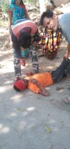 बड़खरा में बाइक–स्कूटी की आमने-सामने भिड़ंत, दो युवक गंभीर रूप से घायल