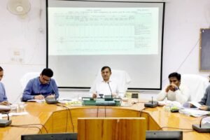 Sidhi news:आमजनों को शासन की योजनाओं का लाभ देना हमारी जिम्मेदारी है - कमिश्नर