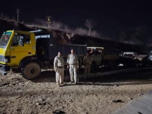 Sidhi news:खनिजों के अवैध परिवहन पर कार्रवाई, तीन वाहनों से रेत जब्त, प्रकरण दर्ज