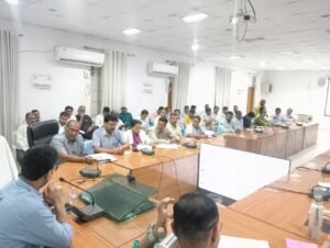 सीएम हेल्पलाइन में लापरवाही भारी,10 अधिकारियों पर गिरी गाज, दो दिन का वेतन काटने का सख्त आदेश