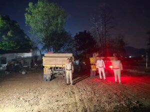 अवैध रेत परिवहन पर खनिज विभाग की कार्रवाई, चार वाहन जब्त