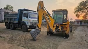 Sidhi news:अवैध रेत उत्खनन एवं परिवहन पर अमिलिया पुलिस की बड़ी कार्यवाही; रेत से लदा हाइवा और जेसीबी मशीन ज़ब्त