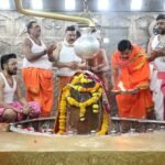 मुख्यमंत्री डॉ. मोहन यादव ने महाकाल मंदिर में की पूजा-अर्चना, गेर की ध्वजा और अखाड़े के शस्त्रों का किया पूजन