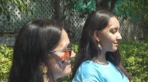 फाइनल से पहले ‘विजय की होली’,महिला दिवस पर महिलाओं ने टीम इंडिया के खिलाड़ियों को लगाया तिलक