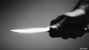 पैर पर थूकने को लेकर विवाद, नाबालिग ने युवक पर चाकुओं से दनादन वार कर ले ली जान