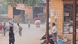 सोन नदी में बाइक से रेत माफिया का तांडव! दिन ढलते ही दर्जनों मोटरसाइकिलें उतरतीं घाटों पर