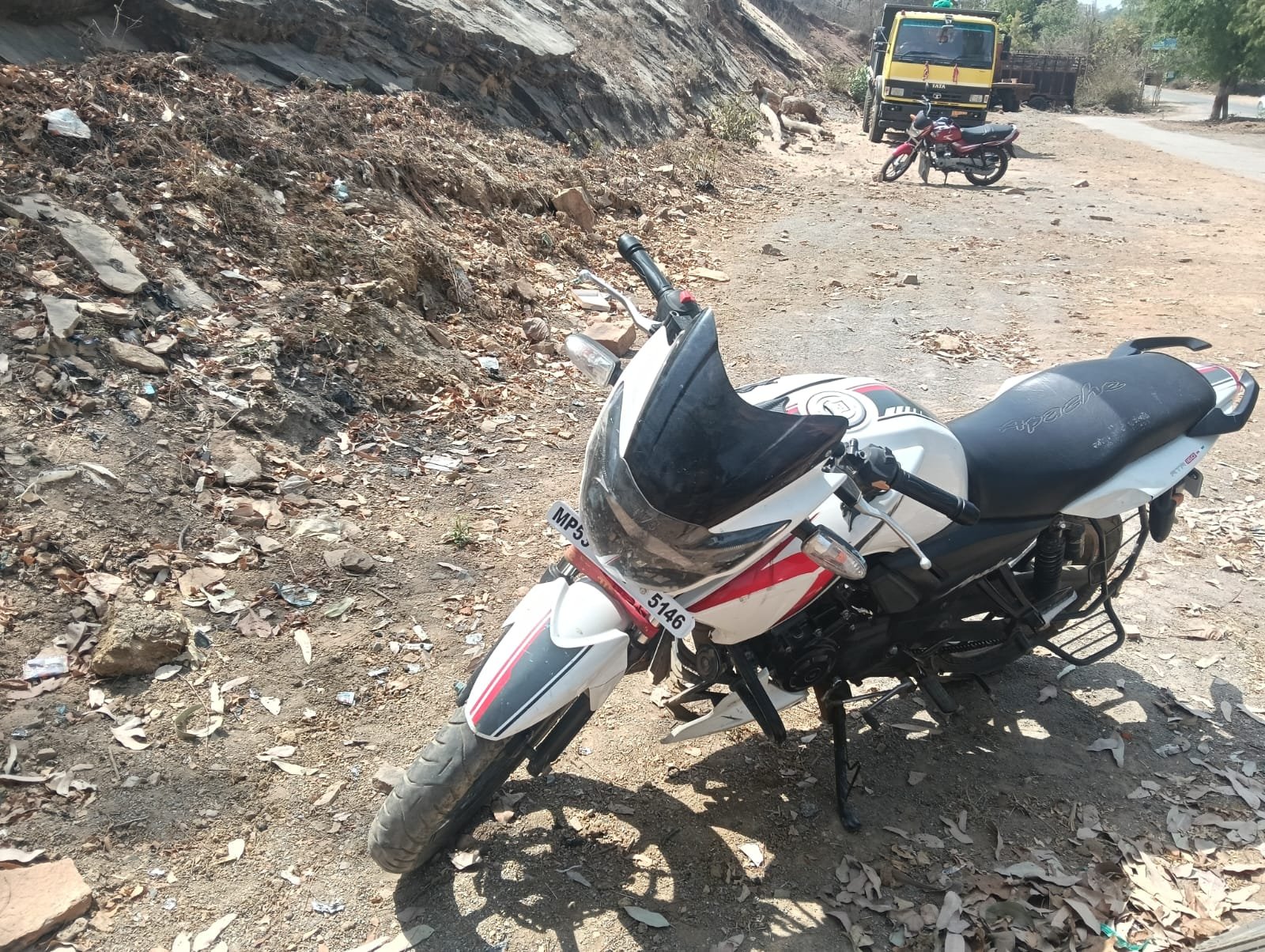 लूट के फरार दो आरोपी गिरफ्तार, घटना में प्रयुक्त मोटरसाइकिल भी जब्त 8 IMG 20260317 WA0001 News E 7 Live