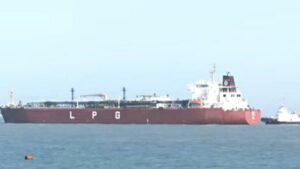 होर्मुज तनाव के बीच भारत को राहत, LPG जहाज 'शिवालिक' 40 हजार टन गैस लेकर मुंद्रा पोर्ट पहुंचा