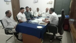 तेज तर्रार एसडीएम ने सवारी चुरहट की कमान, वी के आनंद लोगों की मदद करने के लिए तैयार