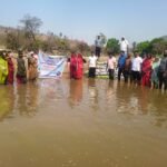 कुसमी में ‘जल गंगा संवर्धन अभियान’ का आगाज़,नदी में बोरी बंधान से जल संरक्षण की मजबूत पहल