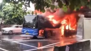 ओडिशा में बस में लगी भीषण आग, कांग्रेस विधायक समेत 37 यात्री सुरक्षित