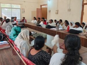 CMHO डॉ. बबीता खरे और BMO डॉ. बिकट सिंह की अगुवाई में हुई व्यापक समीक्षा बैठक