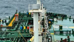 LPG शॉर्टेज पर लगेगी लगाम! 90,000 टन गैस लेकर भारत आ रहे दो टैंकर, हॉर्मुज बाधा को किया पार