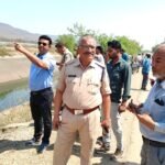 नहर में गिरी बोलेरो,sdm वी के आनंद व तहसीलदार आशीष मिश्रा की तत्परता से बड़ा हादसा टला, समय रहते वाहन निकाला गया