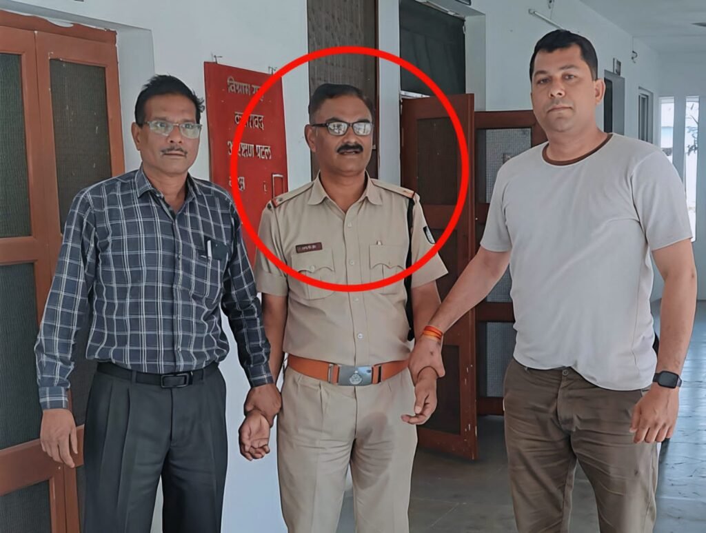 7 हजार की रिश्वत लेते एएसआई रंगे हाथ गिरफ्तार, लोकायुक्त की बड़ी कार्रवाई से मचा हड़कंप 4 IMG 20260327 WA0004 News E 7 Live