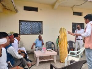 200 साल से सड़क को तरस रहा करहिया टोला,सैकड़ों ग्रामीणों का फूटा गुस्सा