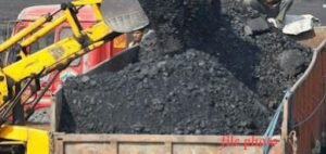 ओवरलोड ट्रकों की दौड़ जारी, जिम्मेदारों की भूमिका पर सवाल