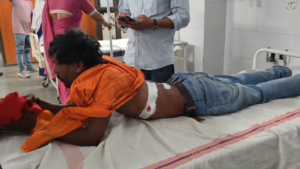 ऑटो चालक पर चाकू से हमला, एक आरोपी गिरफ्तार