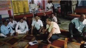 रात 9 बजे गांव में उतरे कलेक्टर विकास मिश्रा, चौपाल में सुनीं समस्याएं,तुरंत समाधान के दिए निर्देश