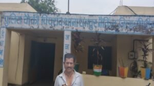 शराब दुकान में घुसकर सेल्समैन पर जानलेवा हमला, डंडे-रॉड से बेरहमी से पिटाई