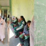 अपडेट के नाम पर इंतजार,कन्या महाविद्यालय में छात्राओं का हंगामा, कंप्यूटर ऑपरेटर पर लापरवाही के आरोप