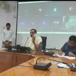 समय-सीमा बैठक में कलेक्टर ने आवेदकों से सीधे संवाद कर लिया फीडबैक