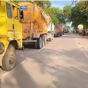 रीवा-सीधी मार्ग पर इंसाफ के नाम पर घंटों जाम,5 घंटे से थमी जिंदगी, आम जनता बेहाल