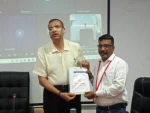 कलेक्टर ने ‘Star of The Month’ के तहत किया सम्मानित