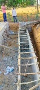 कम बेश,बिना छड और दस एक के मशाला से बनाई जा रही पुल, ग्रामीणों ने किया वीडियो वायरल