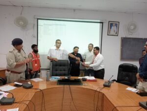 सीधी में ‘मिशन कर्मयोगी’ का दिखा असर,उत्कृष्ट कार्य के लिए शिक्षक मोनेन्द्र पाण्डेय बने “स्टार ऑफ द मंथ”, कलेक्टर ने किया सम्मानित