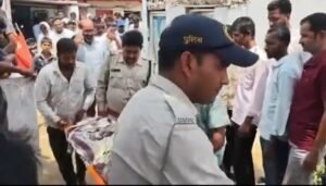 दिनदहाड़े सनसनीखेज मर्डर,चचेरे भाई ने गला रेतकर की हत्या