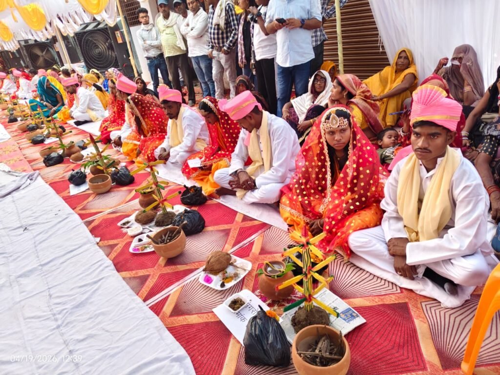 सामूहिक विवाह समारोह में 74 विवाह, 8 निकाह संपन्न, 89 जोड़ों ने थामा नए जीवन का हाथ 7 IMG 20260419 WA0013 News E 7 Live
