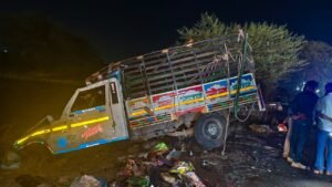 रफ्तार का कहर,धार में पिकअप वाहन 5 बार पलटा, 15 मजदूरों की मौत, 24 घायल